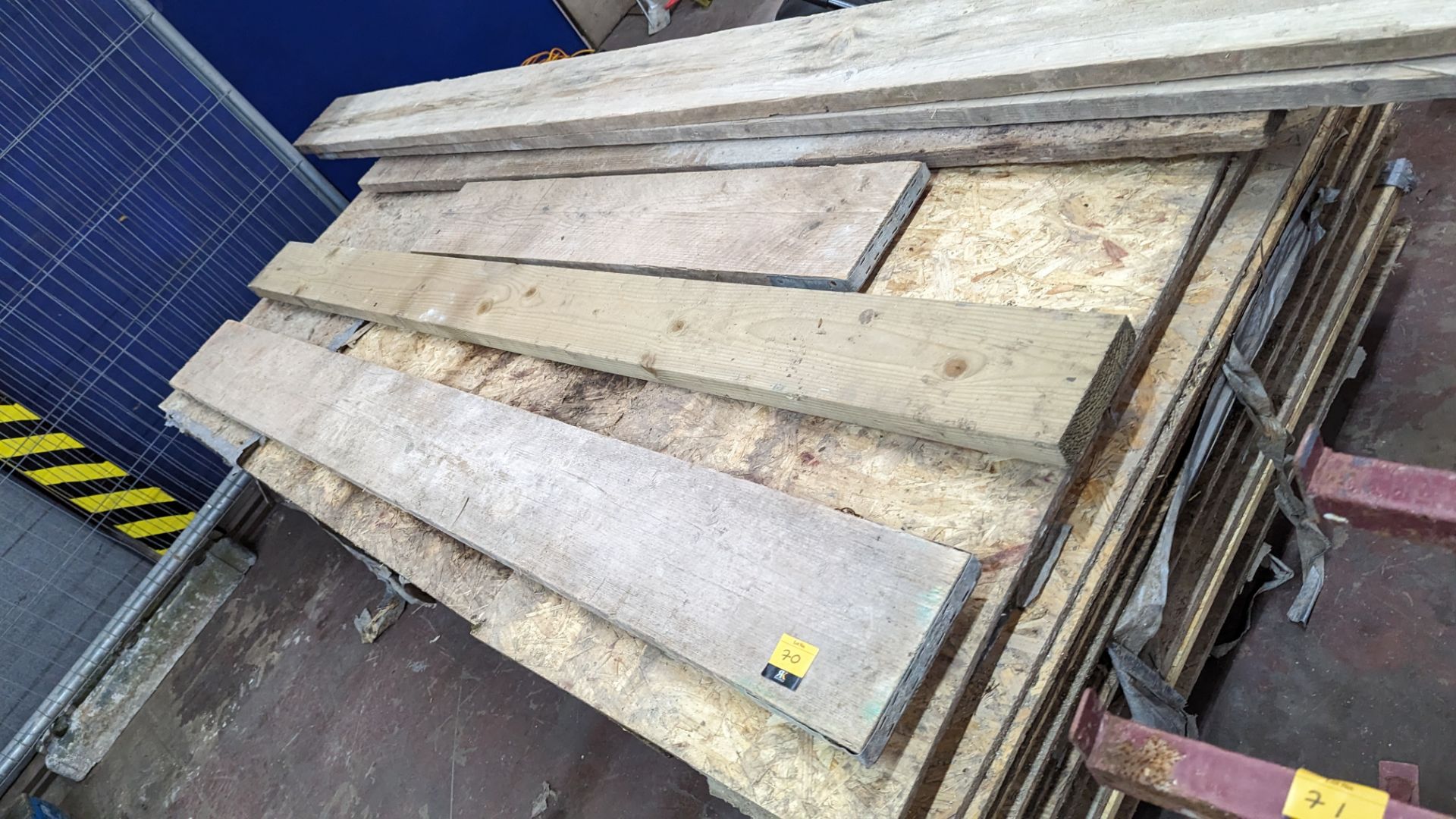 Stack of assorted OSB boards & other materials - Image 8 of 11