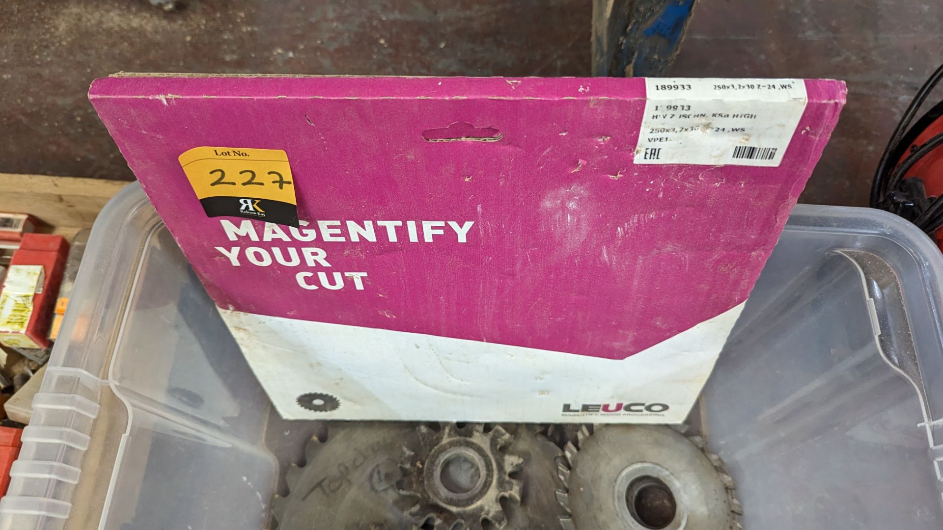 The contents of a crate of saw blades - crate excluded - Image 5 of 5