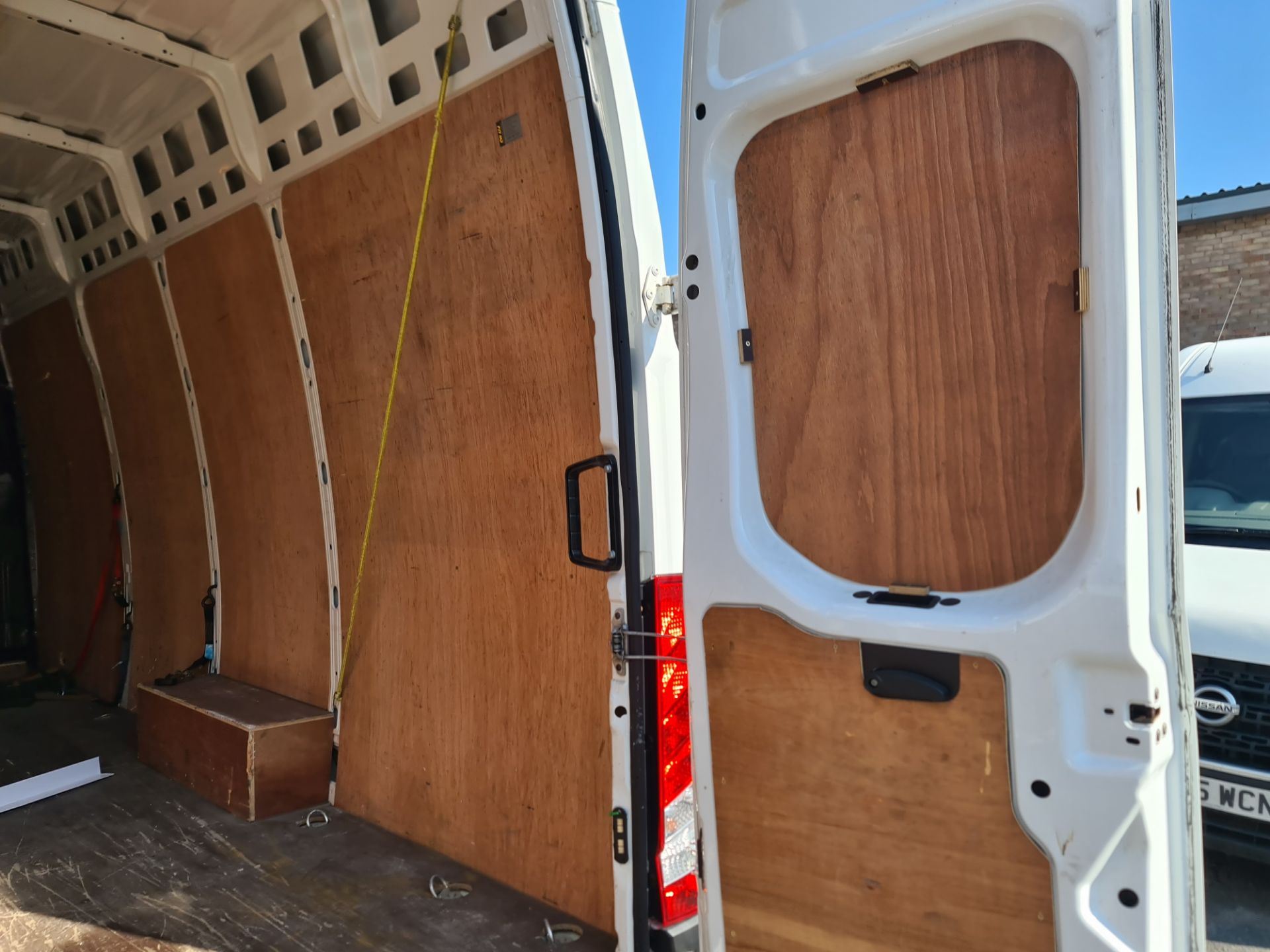 2020 Iveco Daily LWB high roof panel van - Image 19 of 21