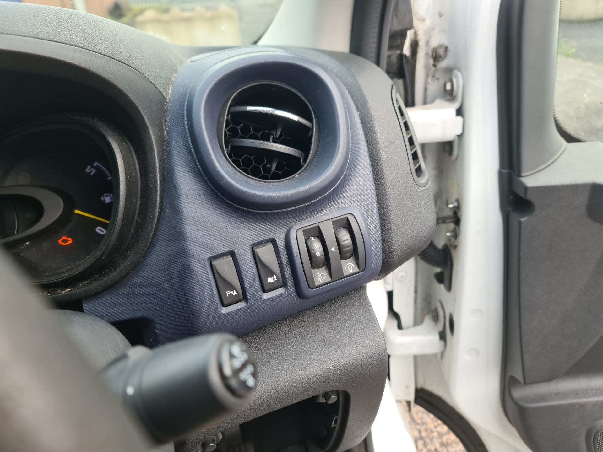 2015 Vauxhall Vivaro 2900 CDTi panel van - Image 69 of 81