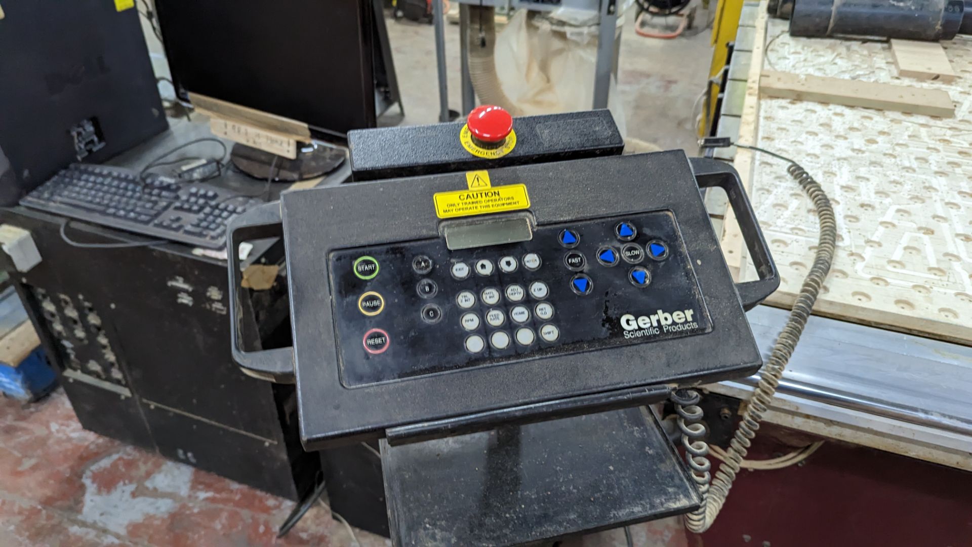 Sabre 404 router system incorporating 4 x 4 table, vacuum pump, computer, guards, power/control pane - Image 7 of 32