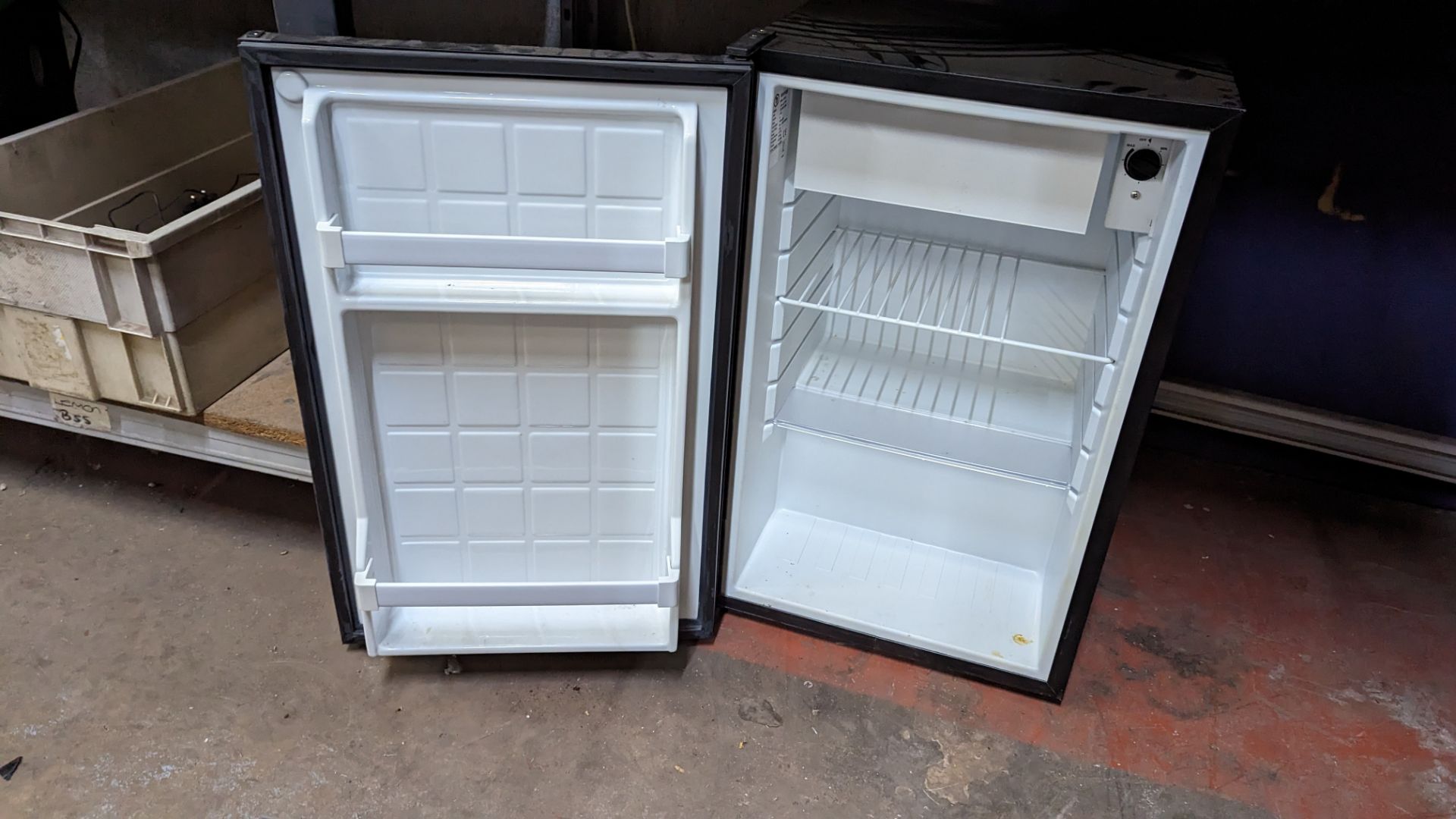Vitrifrigo executive fridge with small ice tray - Image 7 of 8