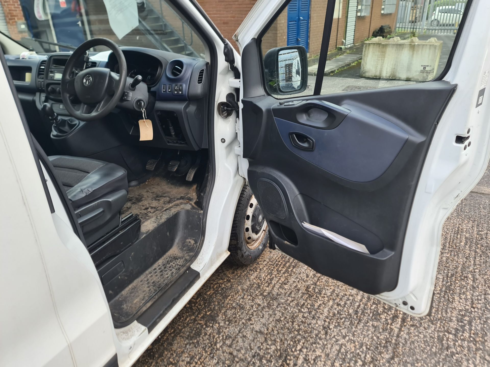 2015 Vauxhall Vivaro 2900 CDTi panel van - Image 9 of 81