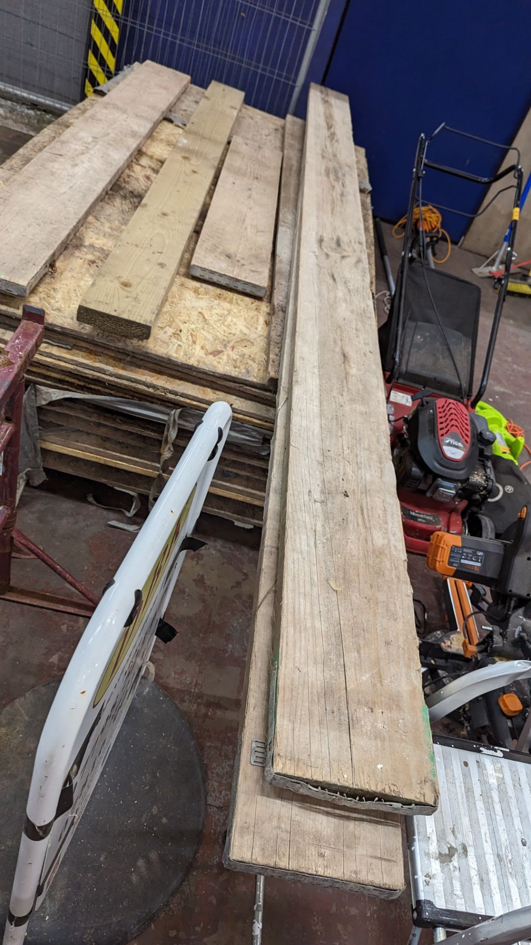 Stack of assorted OSB boards & other materials - Image 10 of 11