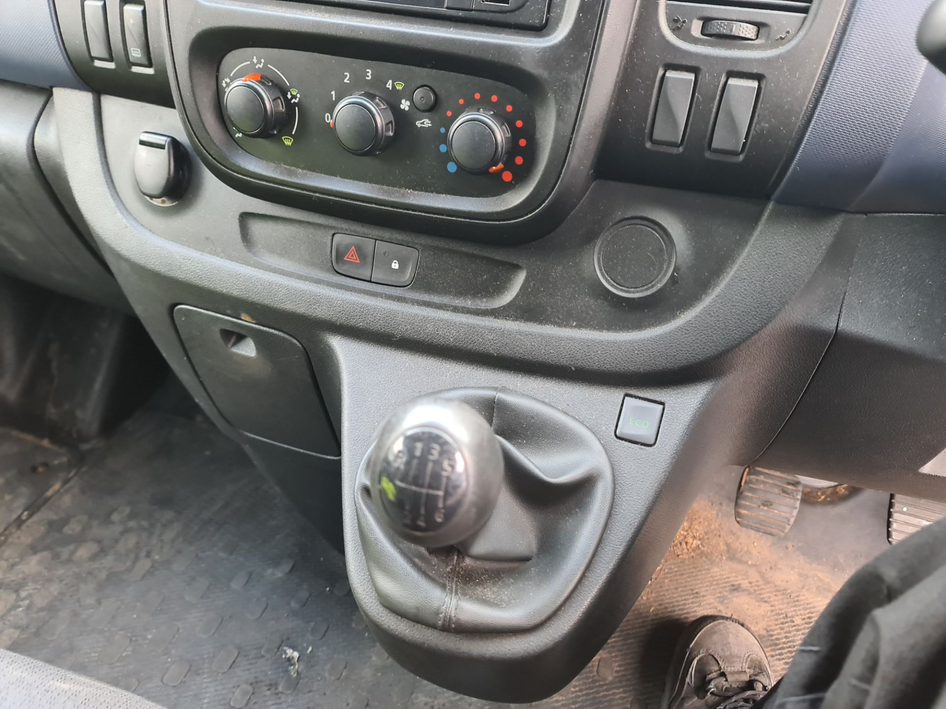 2015 Vauxhall Vivaro 2900 CDTi panel van - Image 73 of 81