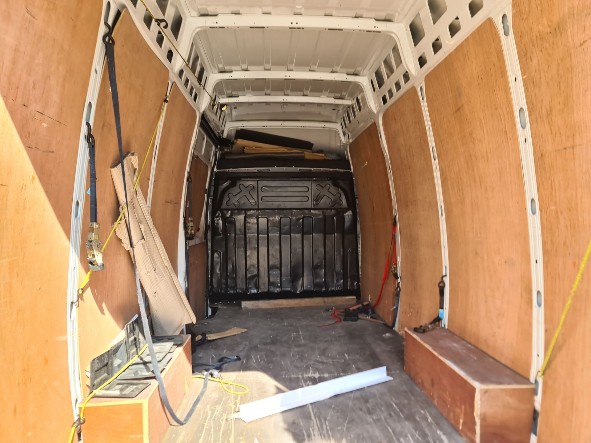 2020 Iveco Daily LWB high roof panel van - Image 21 of 21