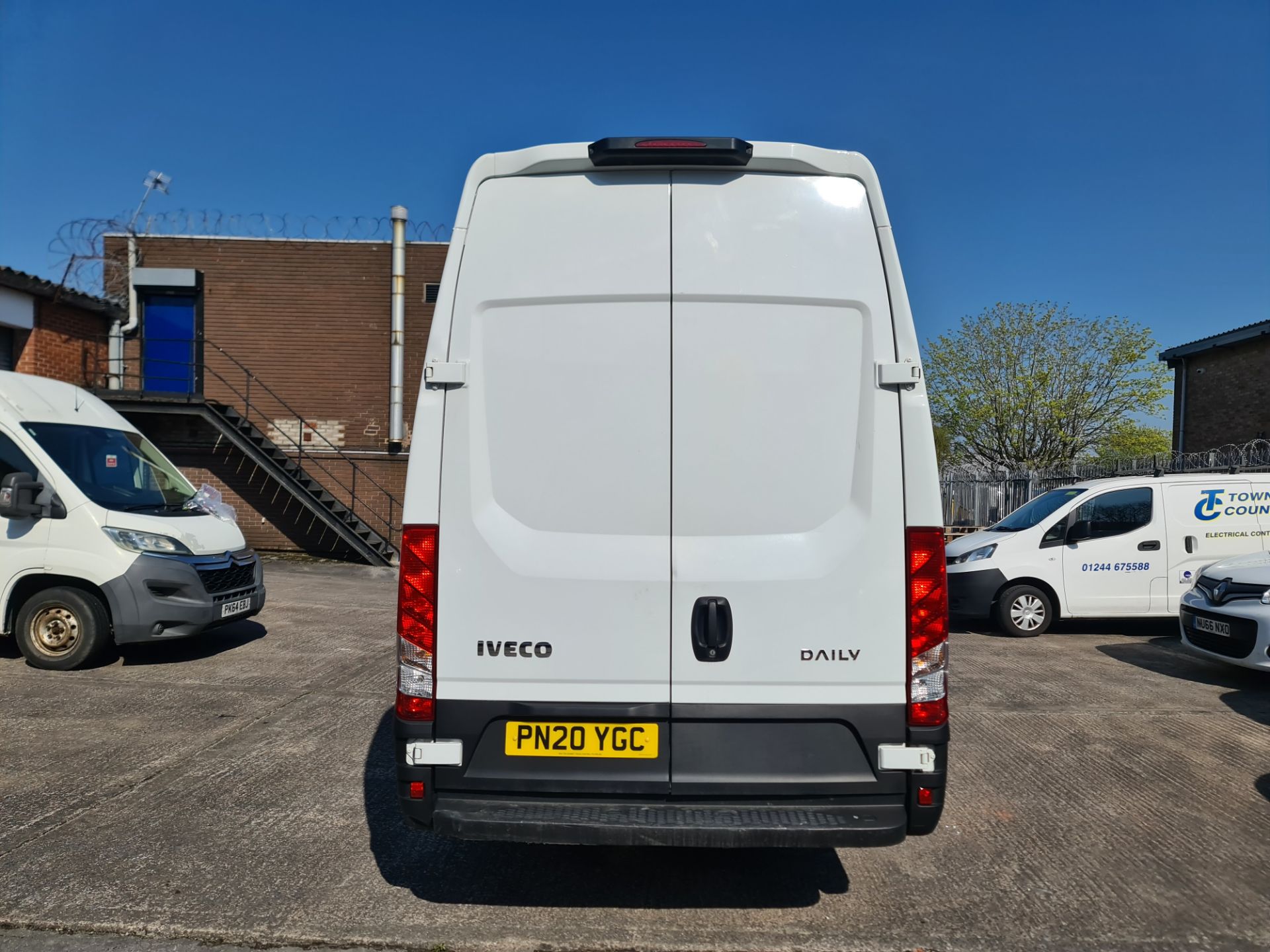 2020 Iveco Daily LWB high roof panel van - Image 6 of 21