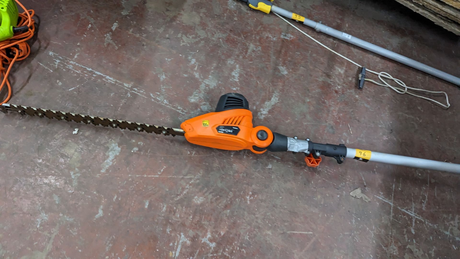 Von Haus electric pole hedge trimmer - Image 4 of 16