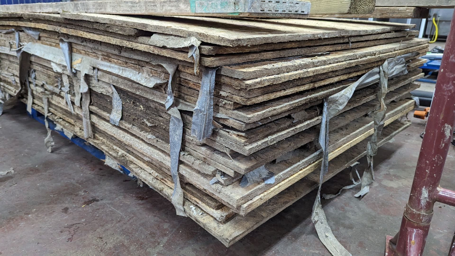 Stack of assorted OSB boards & other materials - Image 5 of 11