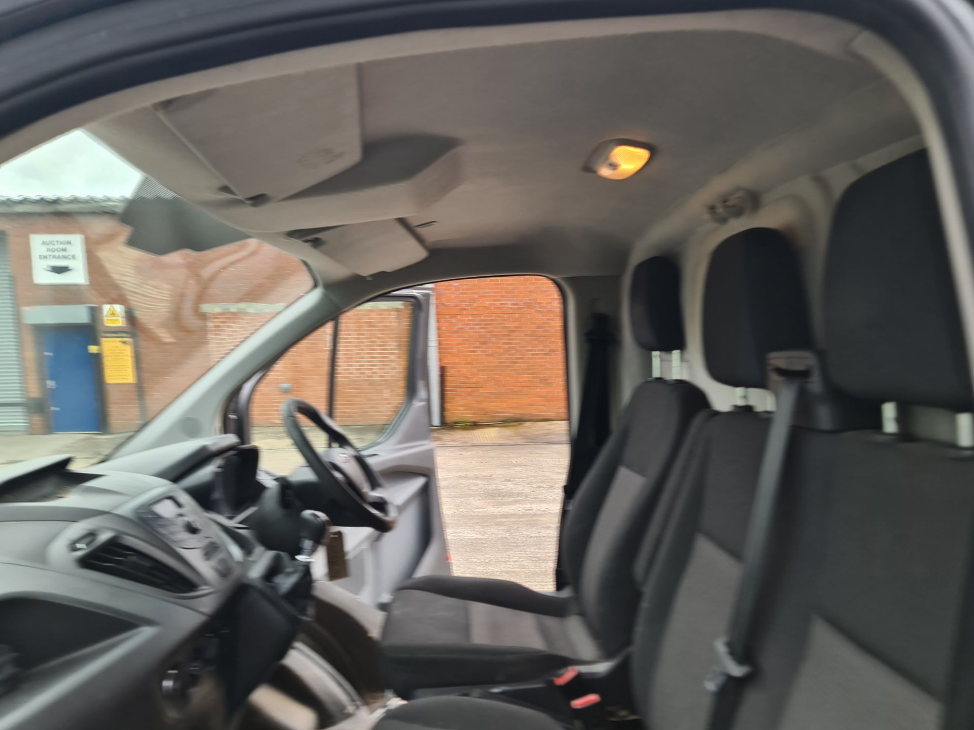 2018 Ford Transit Custom 270 panel van - Image 55 of 71