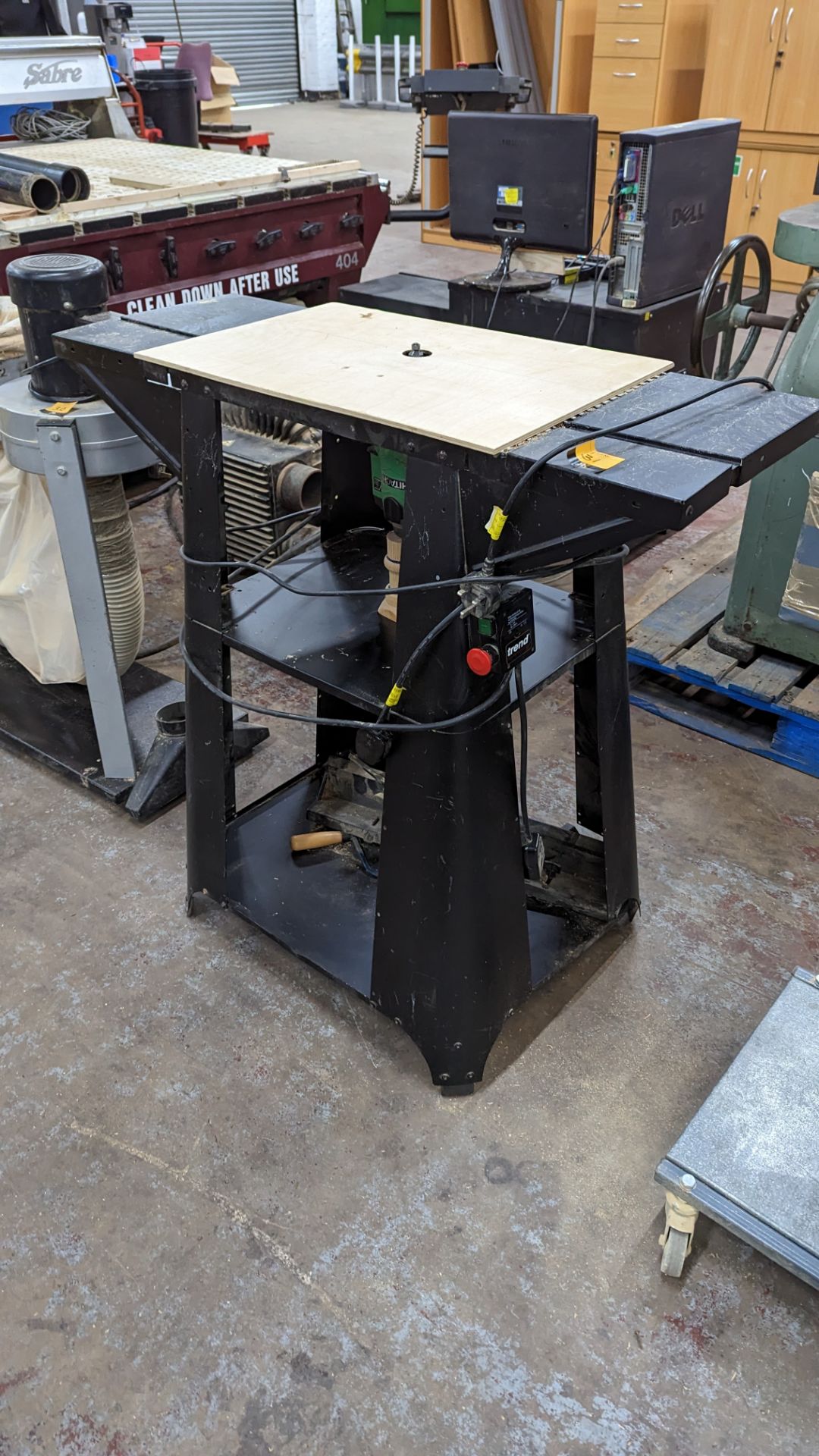 Router table incorporating Hitachi handheld router - Image 3 of 9