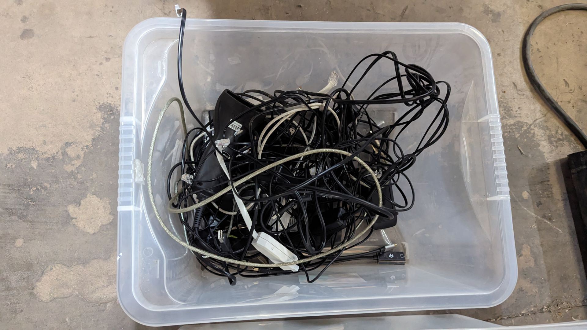 The contents of 2 crates of electric & computer cable including mice & IT related items - Image 4 of 4