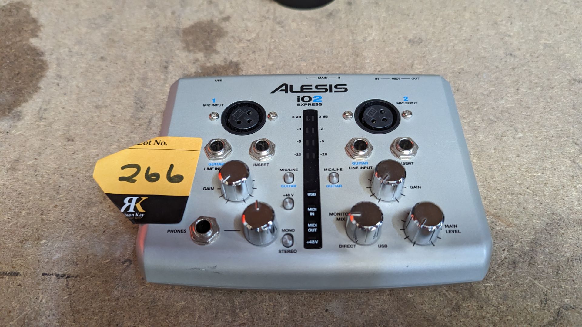 Alesis IO2 Express - Image 2 of 7