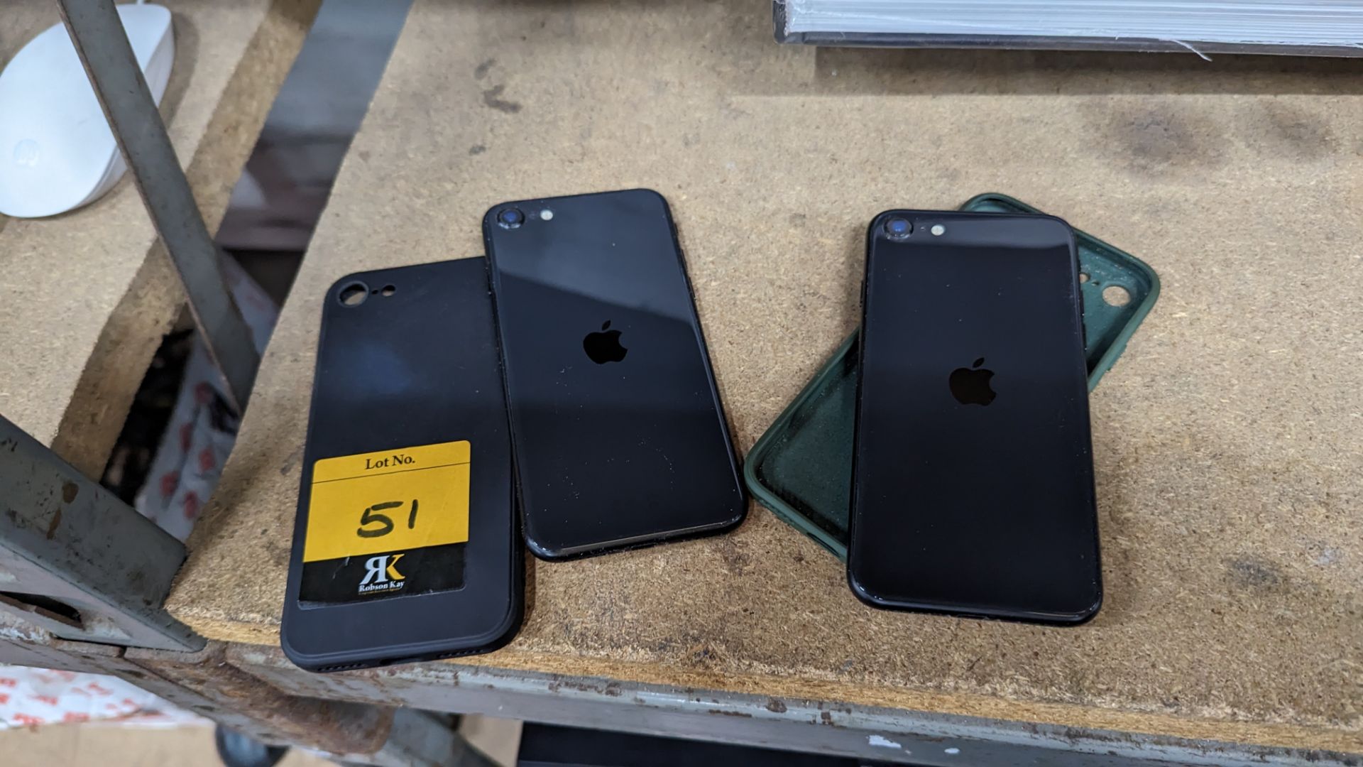 2 off assorted Apple iPhones. NB no ancillaries. NB2 possibly locked to an account - Image 7 of 7