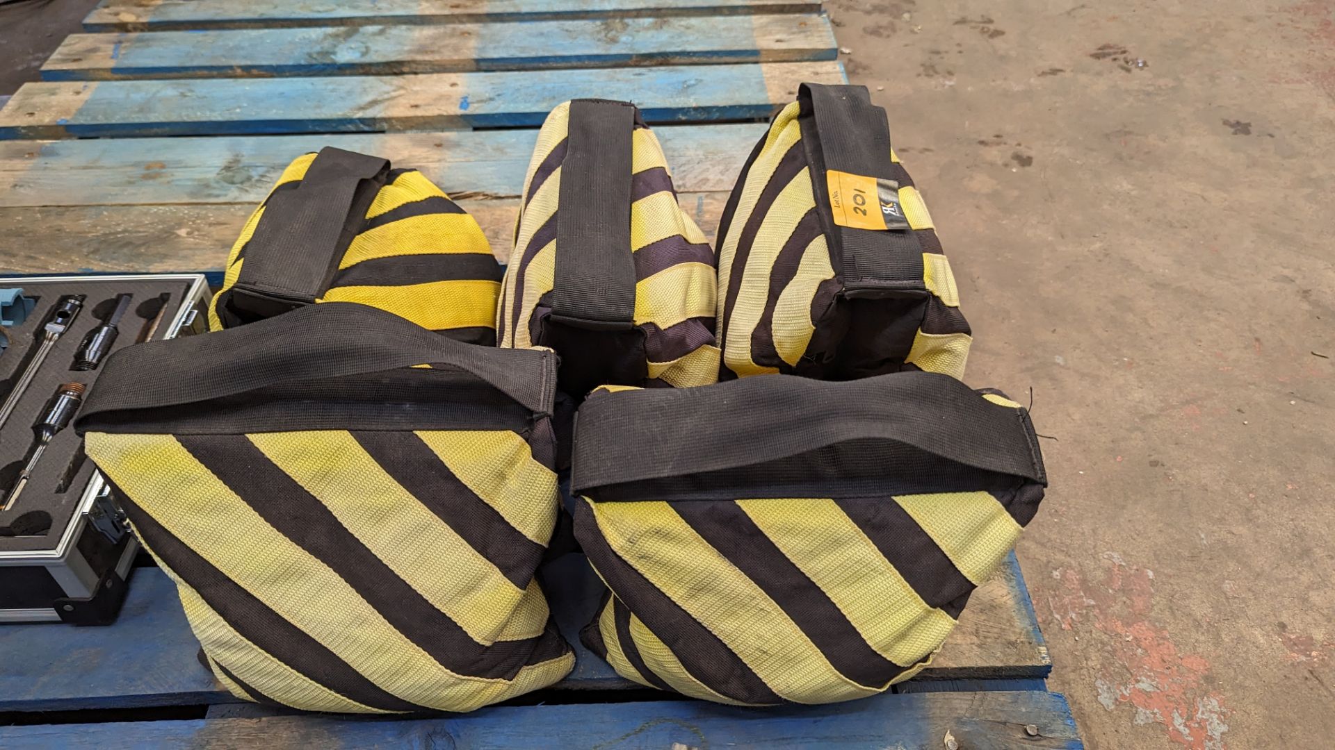 5 off sand bags - Image 7 of 7