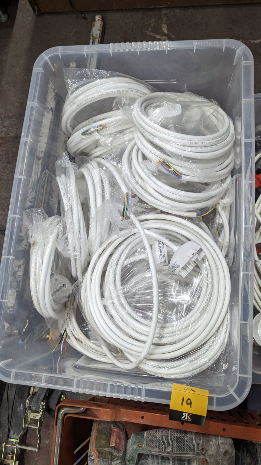 The contents of 2 tubs of electrical cable - tubs excluded - Image 5 of 7