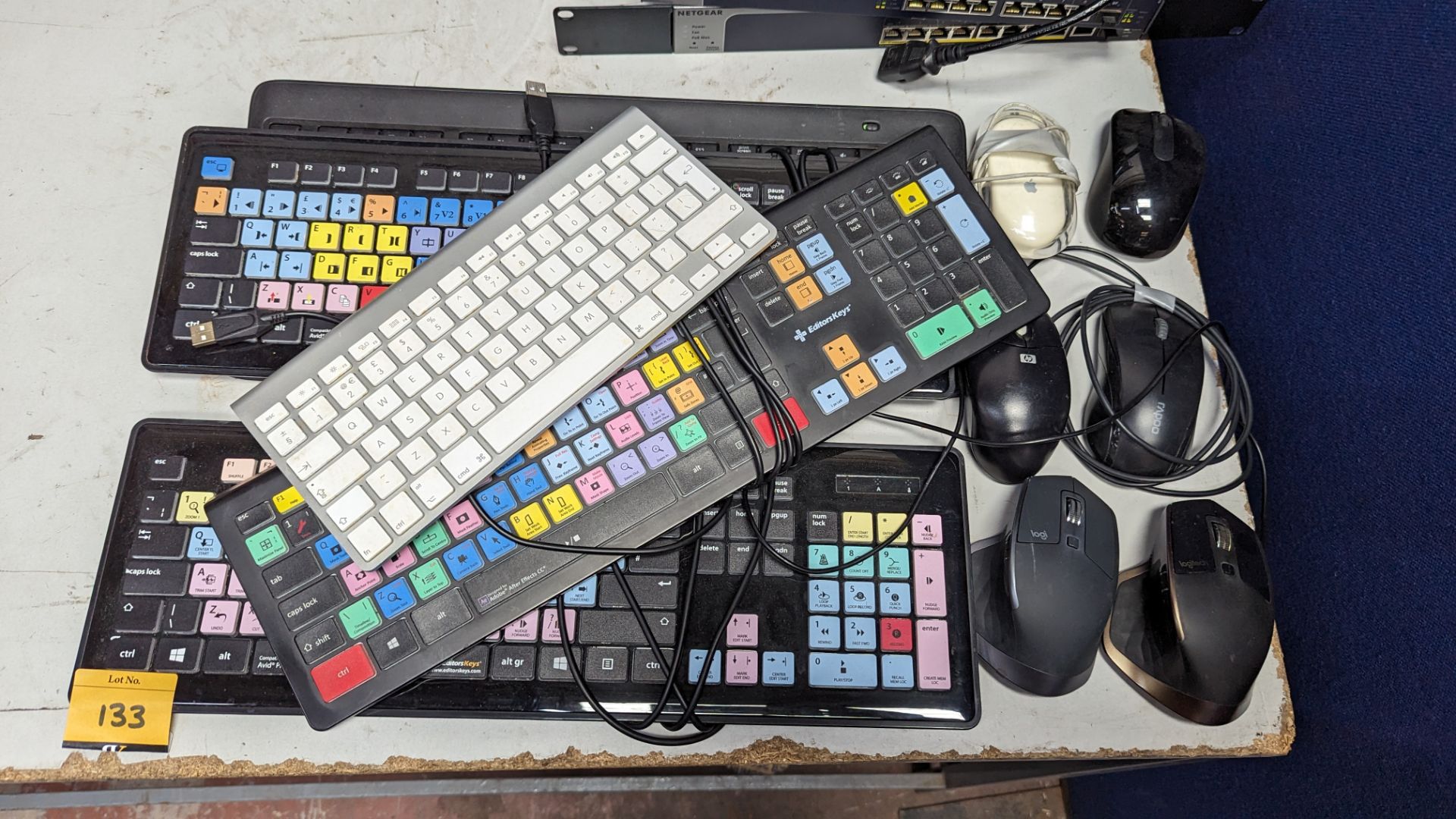 5 assorted keyboards including editing keyboards plus 6 off mice including MX Master - Image 12 of 12