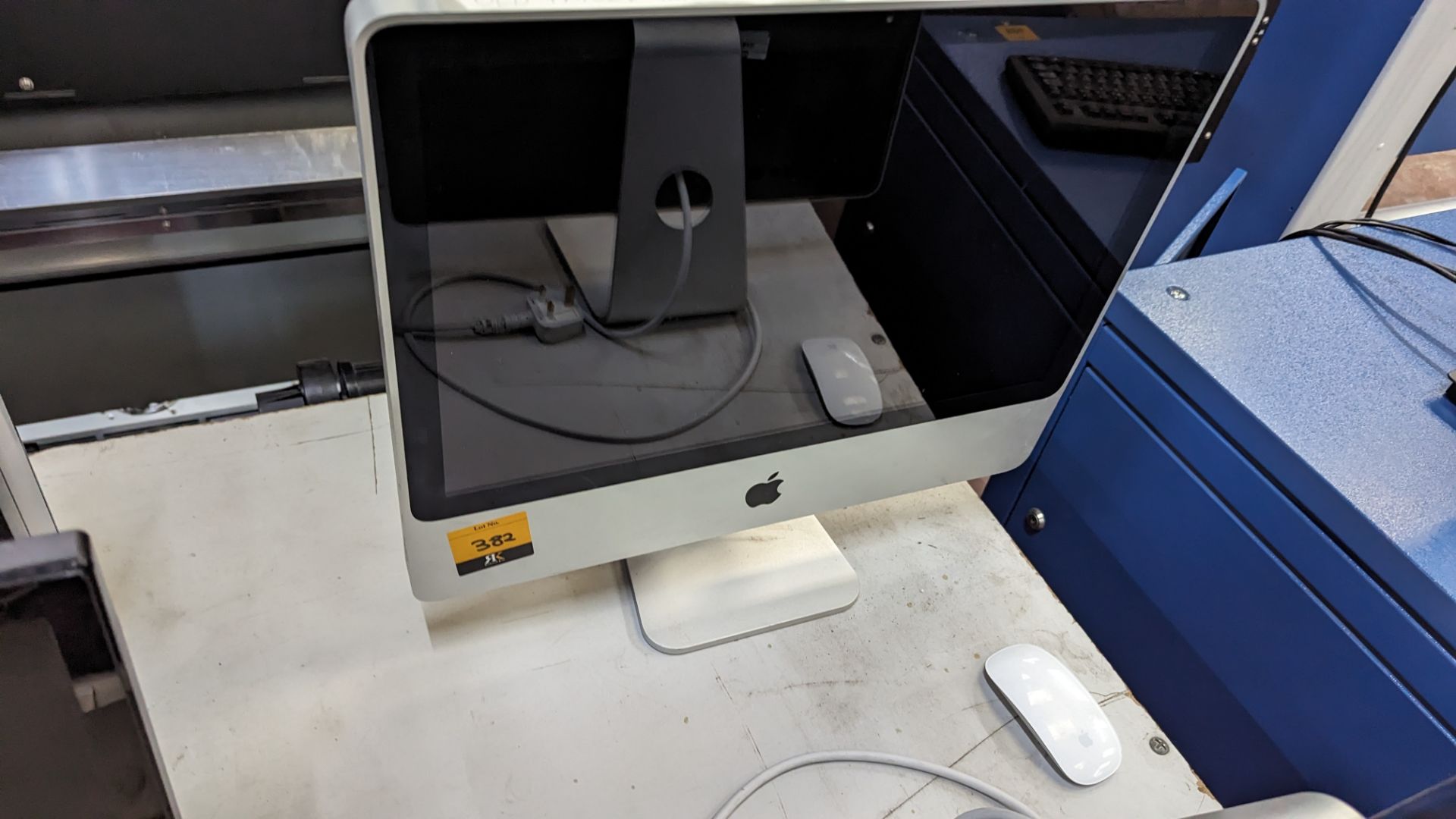 Apple iMac computer model A1224 EMC 2210 including mouse but no keyboard. NB not working - Image 3 of 7