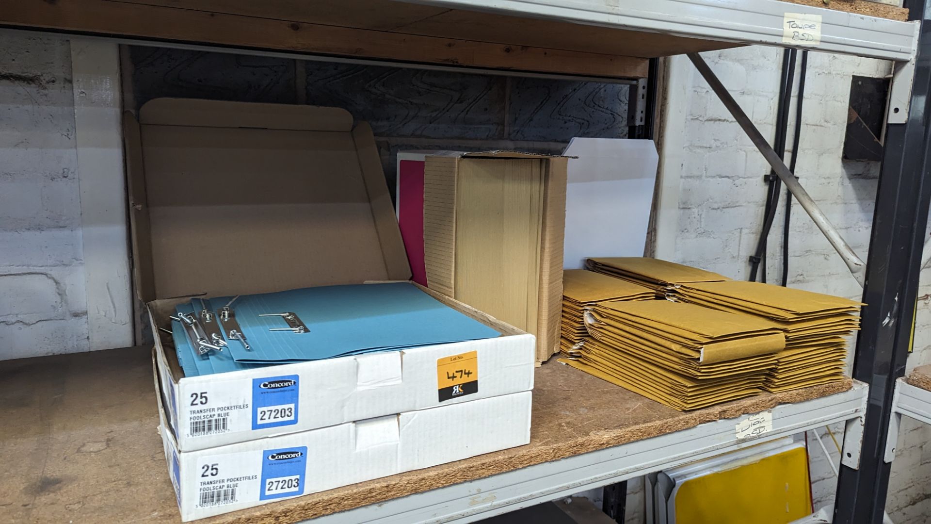 Mixed office supply lot comprising folders, envelopes including padded & more - Image 2 of 7