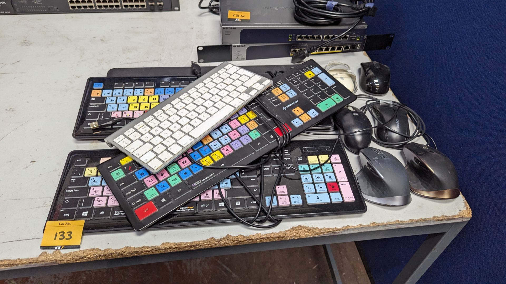 5 assorted keyboards including editing keyboards plus 6 off mice including MX Master - Image 3 of 12