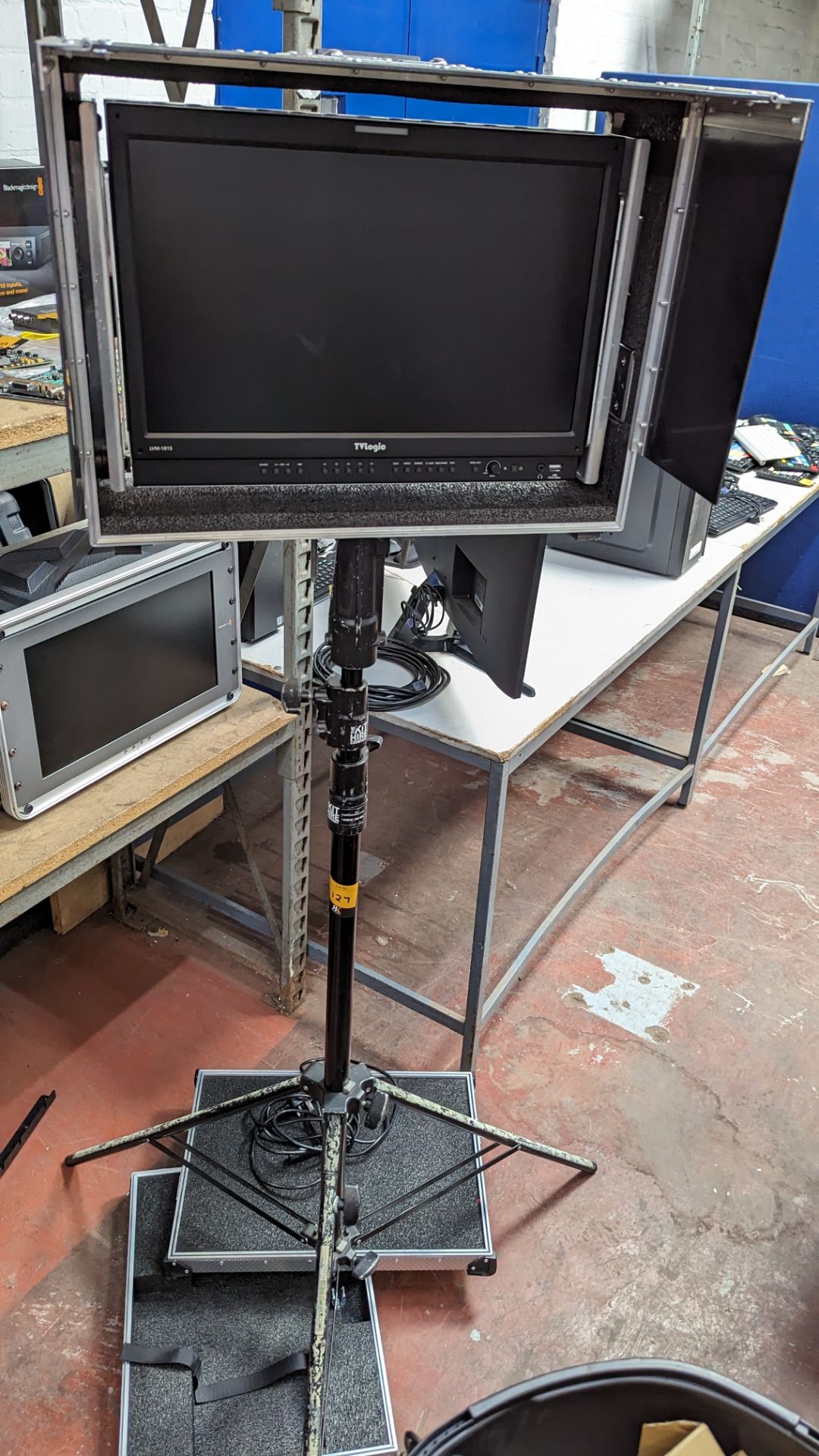 TV Logic model LVM-181S 18" broadcast multi standard monitor & case design case with spigot, front & - Image 4 of 14