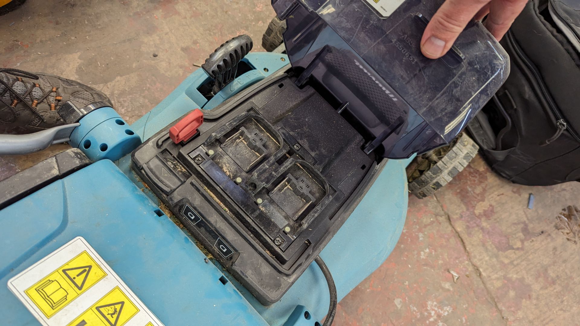 Makita 36V lawnmower. NB no batteries or charger - Image 10 of 12