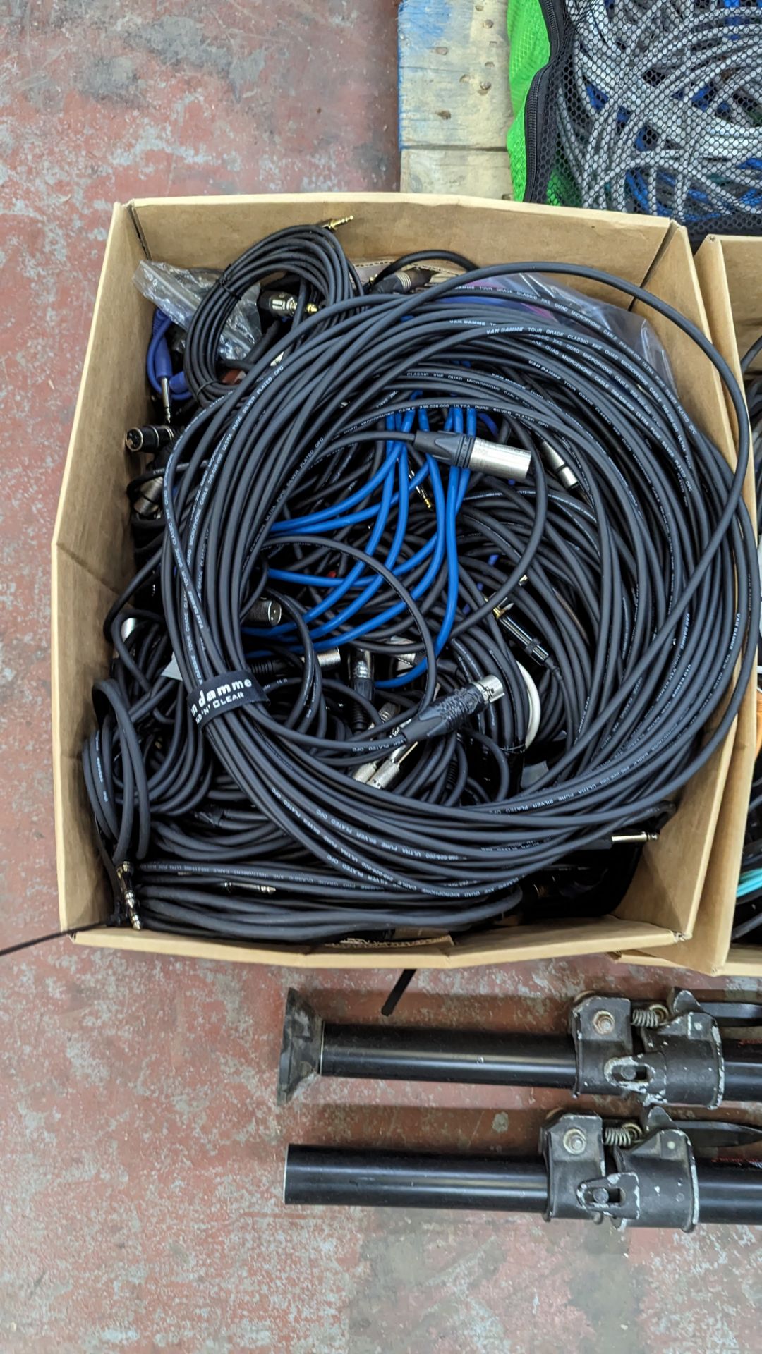 Box of XLR to 1/4" jack cables, most Starquad - Image 3 of 8