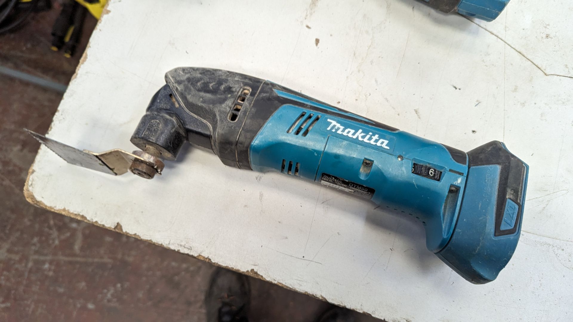 Makita cordless multitool model DTM50. NB no batteries or charger - Image 6 of 6