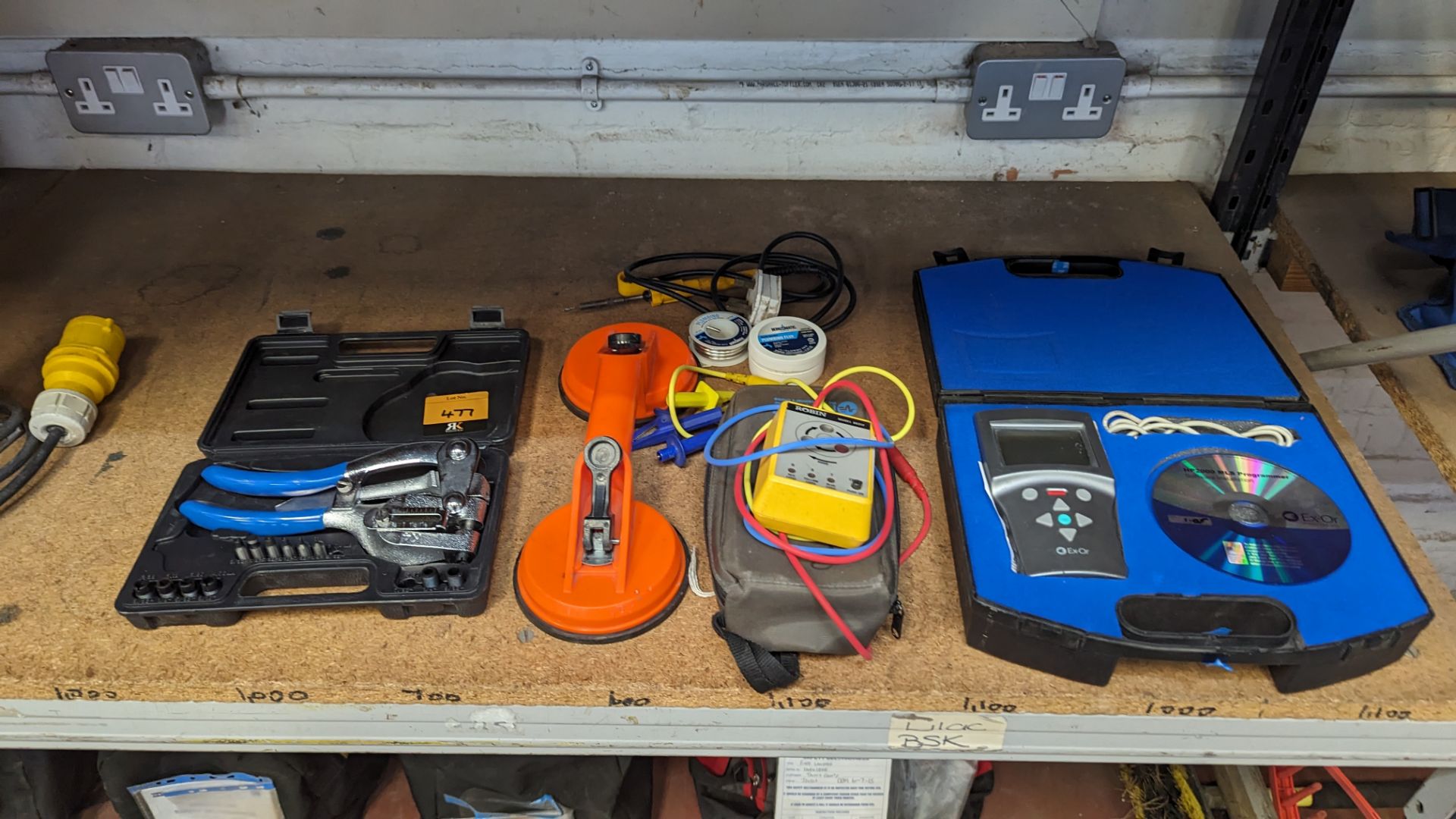 Mixed tool lot including suction clamp, testing item, meter & more - Image 3 of 9