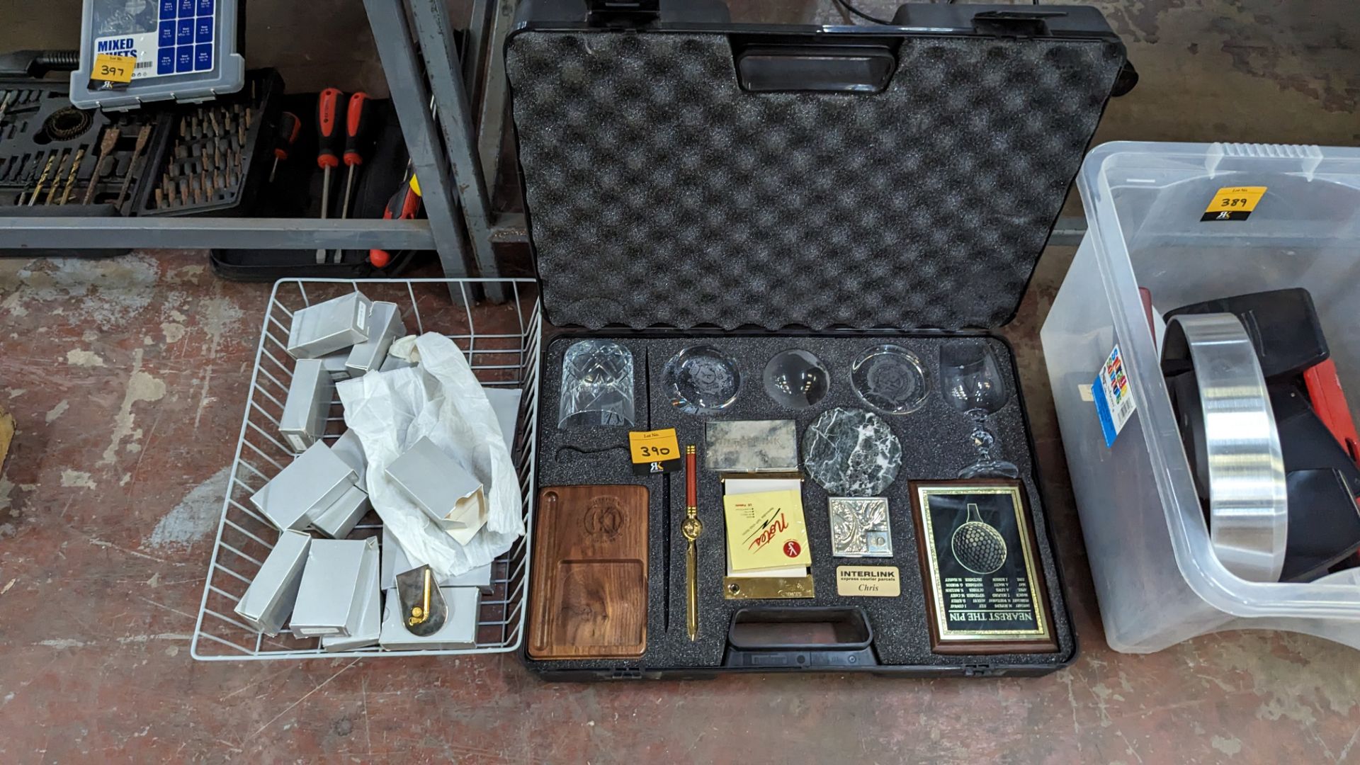 Golf memorabilia items comprising case & contents plus crate of golf themed clips - Image 2 of 5