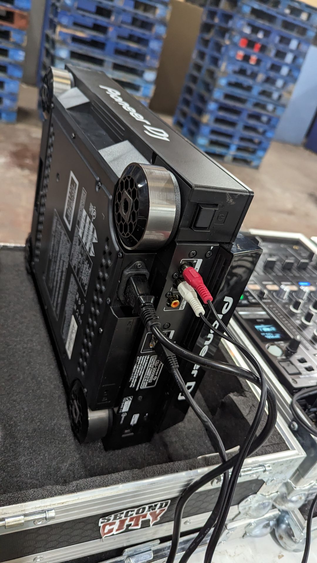 Pioneer Pro DJ package: DJM-900NXS2 Mixer & 2x DJM-900NXS2 multi players - Image 25 of 55
