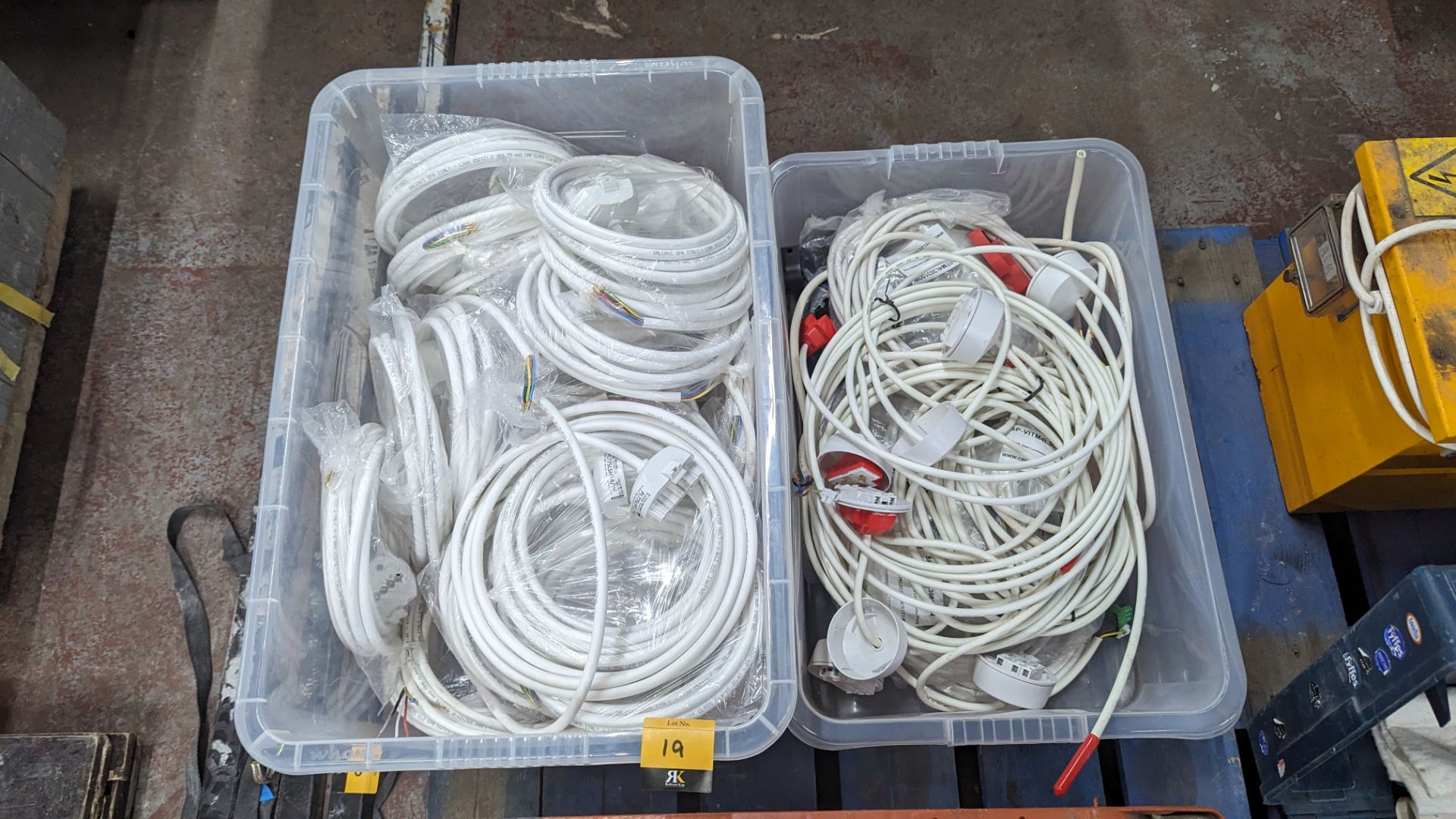 The contents of 2 tubs of electrical cable - tubs excluded - Image 3 of 7