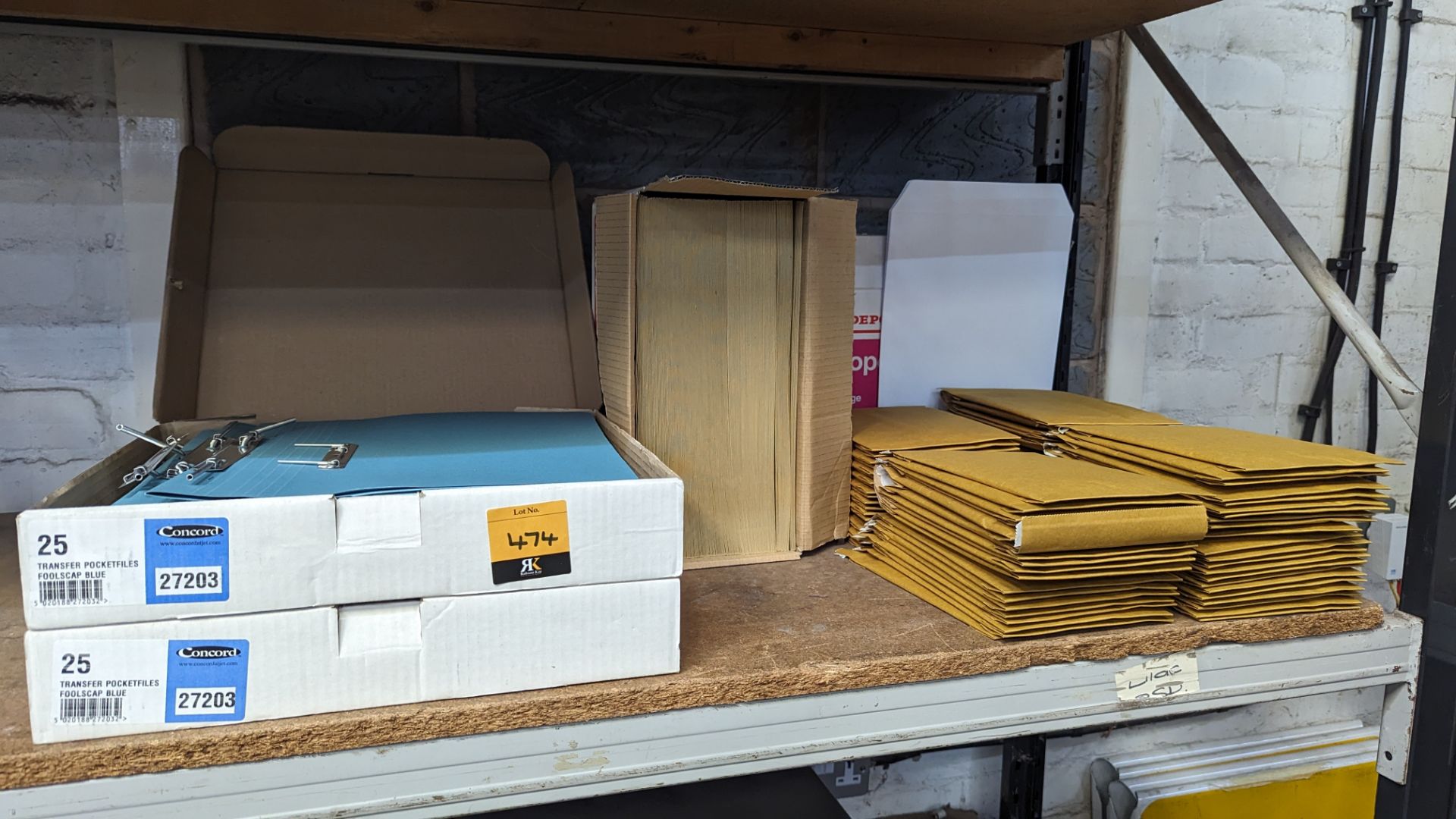 Mixed office supply lot comprising folders, envelopes including padded & more - Image 7 of 7