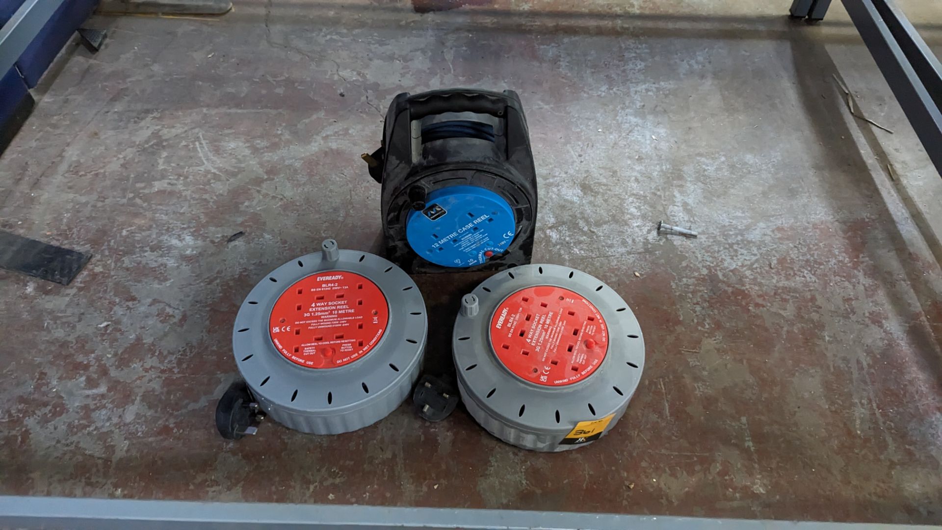 3 off assorted electric multi-socket extension reels - Image 2 of 3