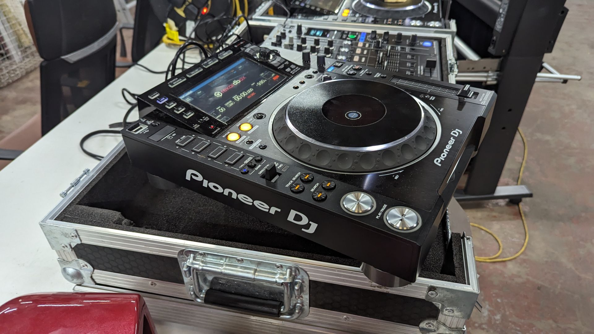 Pioneer Pro DJ package: DJM-900NXS2 Mixer & 2x DJM-900NXS2 multi players - Image 43 of 55