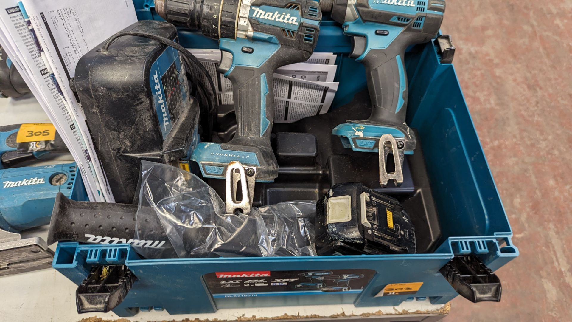 Makita twin cordless drill/driver set including case, battery & charger. NB we cannot be certain if - Image 14 of 14