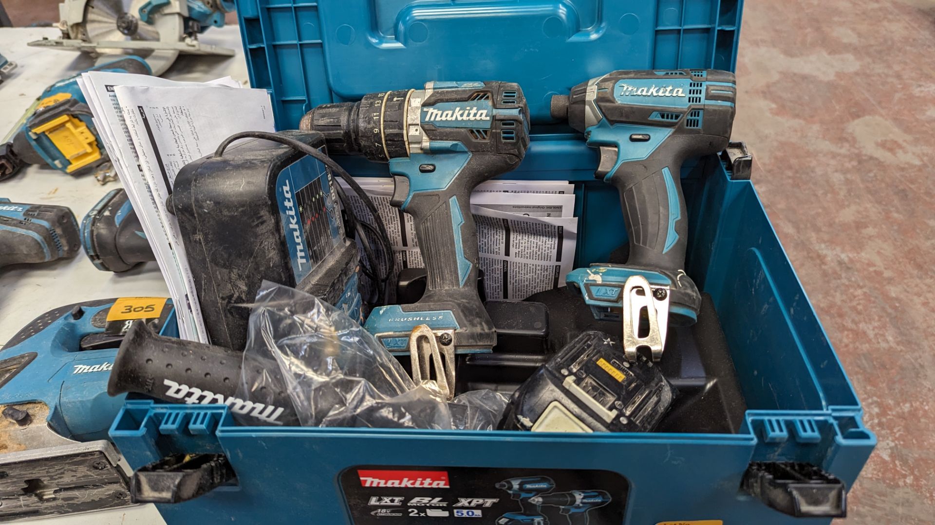 Makita twin cordless drill/driver set including case, battery & charger. NB we cannot be certain if - Image 3 of 14