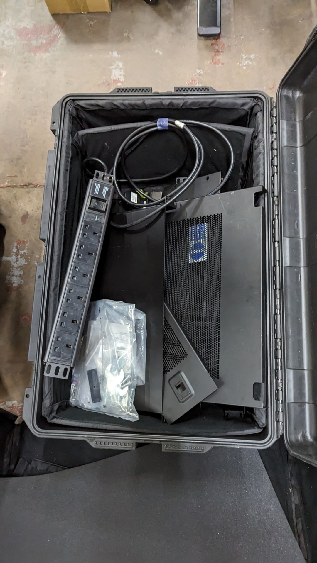 Pelican Pelistorm case with pull-out handle & wheels plus contents of 19" rack patch SDI patch panel - Image 12 of 17
