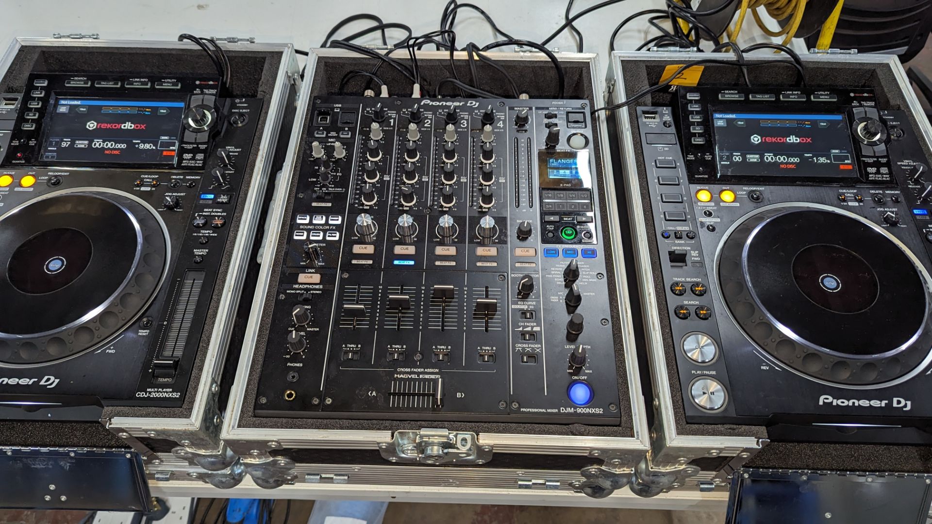 Pioneer Pro DJ package: DJM-900NXS2 Mixer & 2x DJM-900NXS2 multi players - Image 54 of 55
