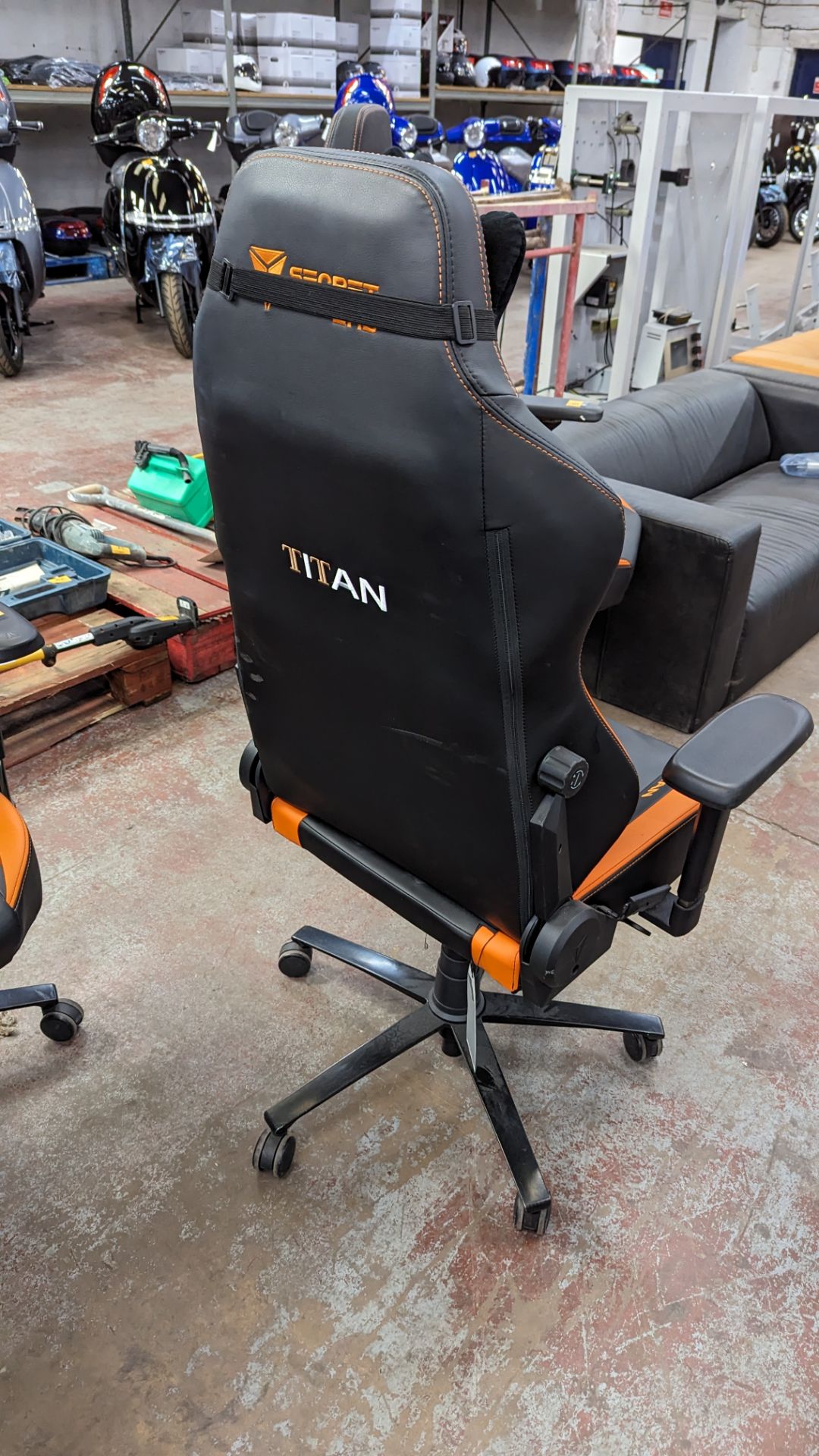 Secretlab Titan 2020 gaming chair - Image 9 of 13