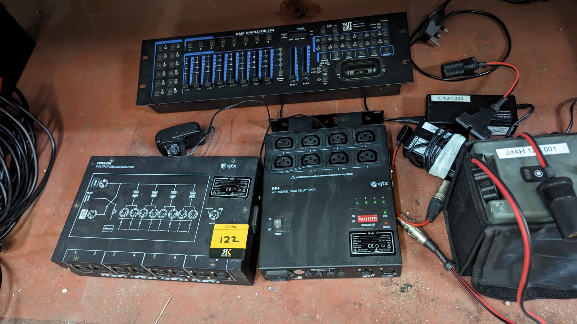 Mixed lot comprising DMX D8 8 output distribution amp, 1 off 1 x 384DMX desk, 1 x 12V DC cable & 1 o - Image 13 of 19