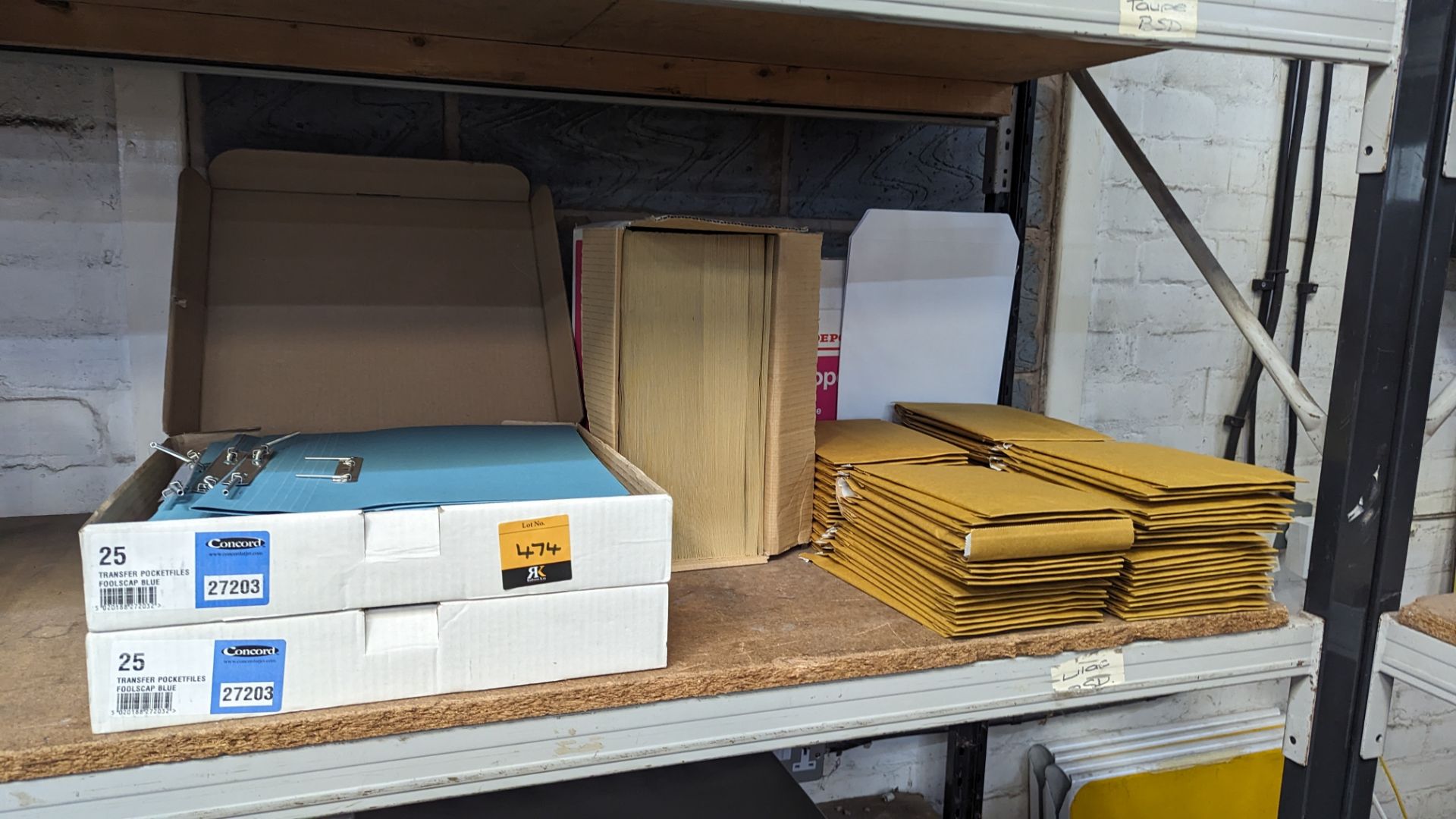 Mixed office supply lot comprising folders, envelopes including padded & more - Image 4 of 7