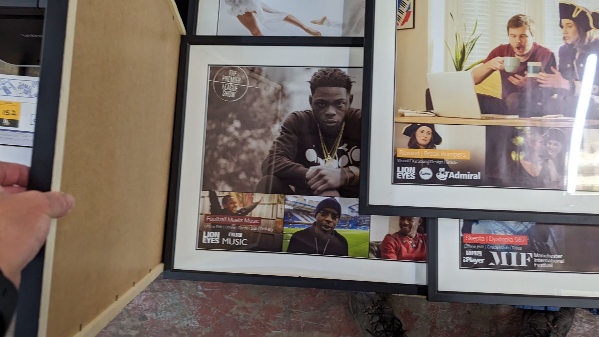 6 off framed pictures - the contents of a pallet - Image 5 of 9