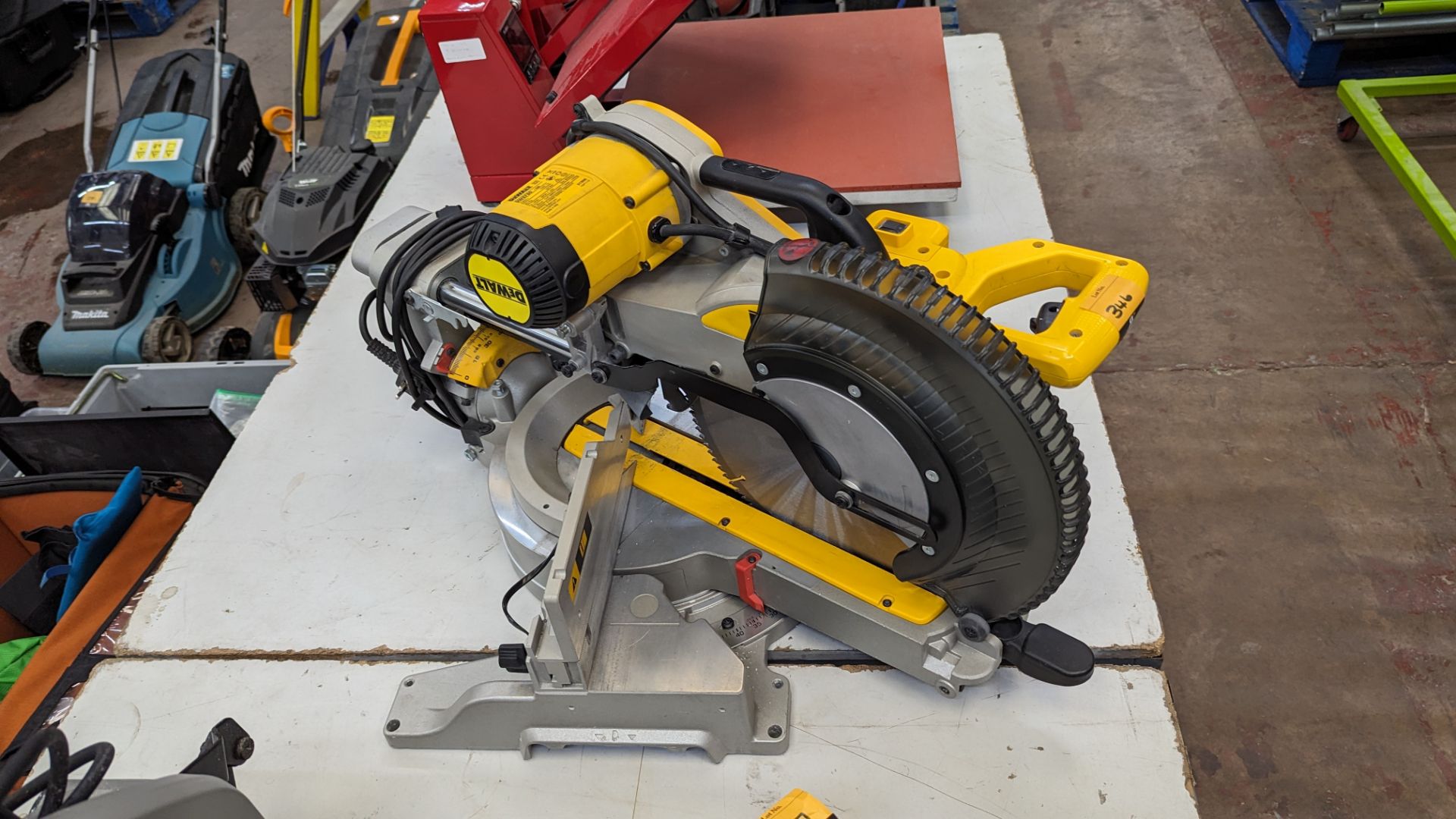 DeWalt pulldown mitre saw model DWS780 - Image 7 of 12