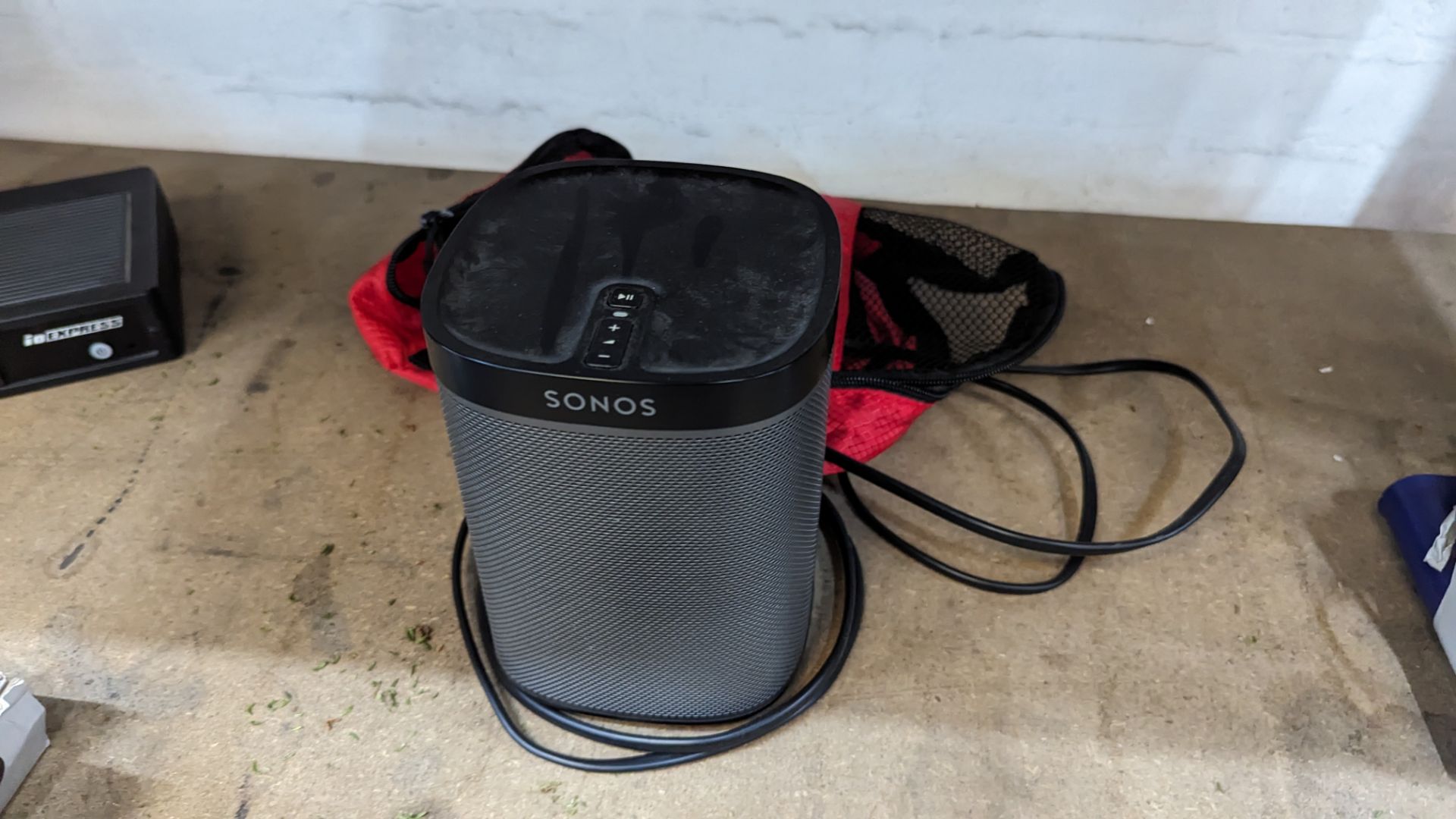 Sonos model Play 1 portable speaker plus Veho mini power bank speaker - Image 6 of 9