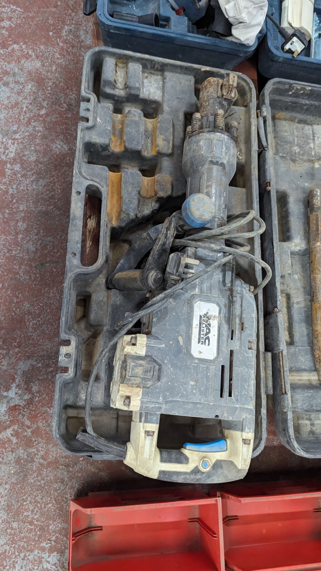 MAC Allister model MSBR1700-A heavy duty corded demolition breaker in case including 2 bits - Image 5 of 9