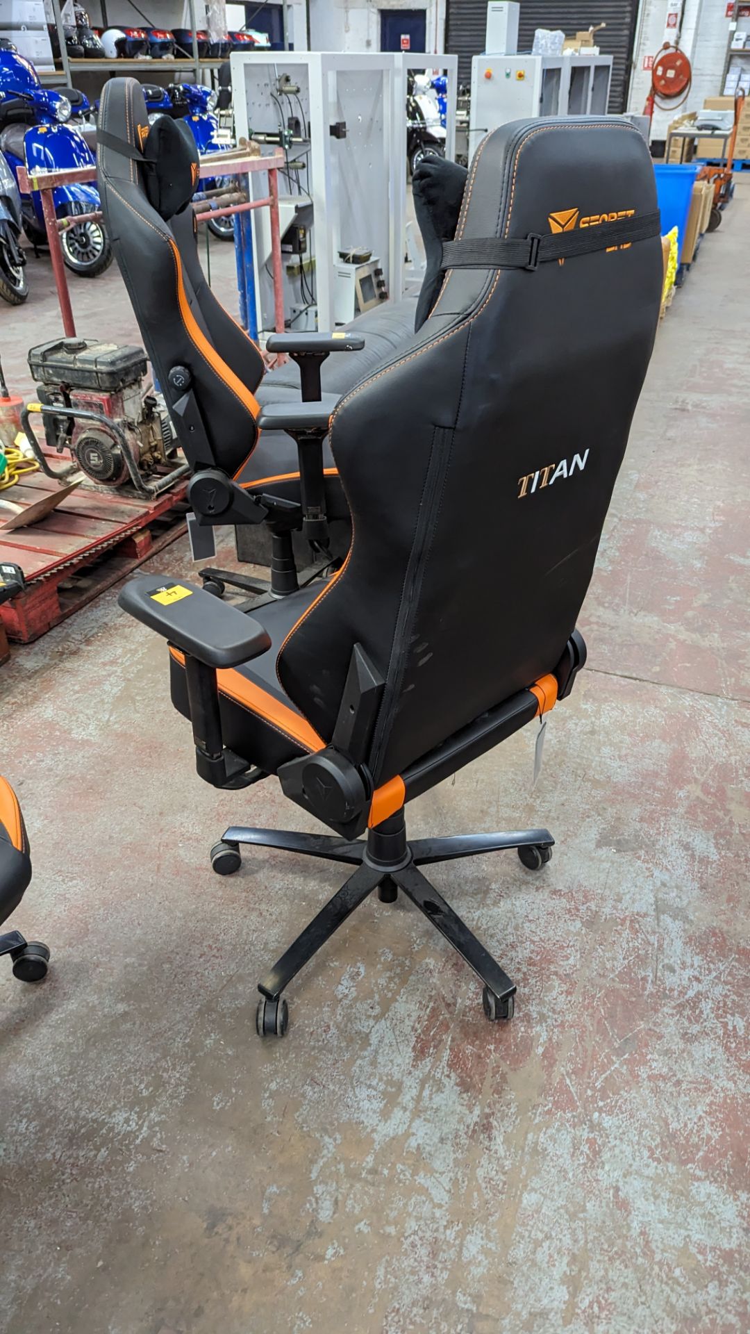 Secretlab Titan 2020 gaming chair - Image 11 of 13