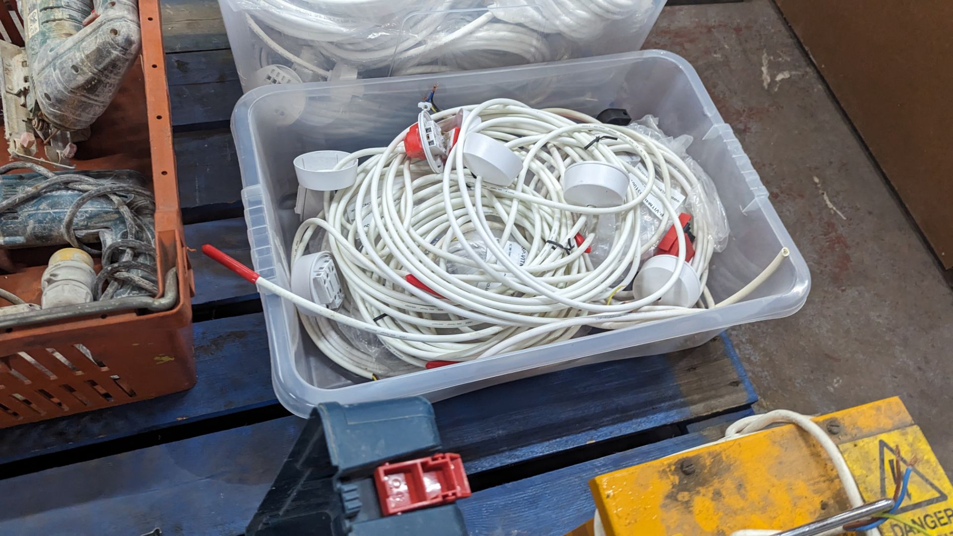 The contents of 2 tubs of electrical cable - tubs excluded - Image 7 of 7