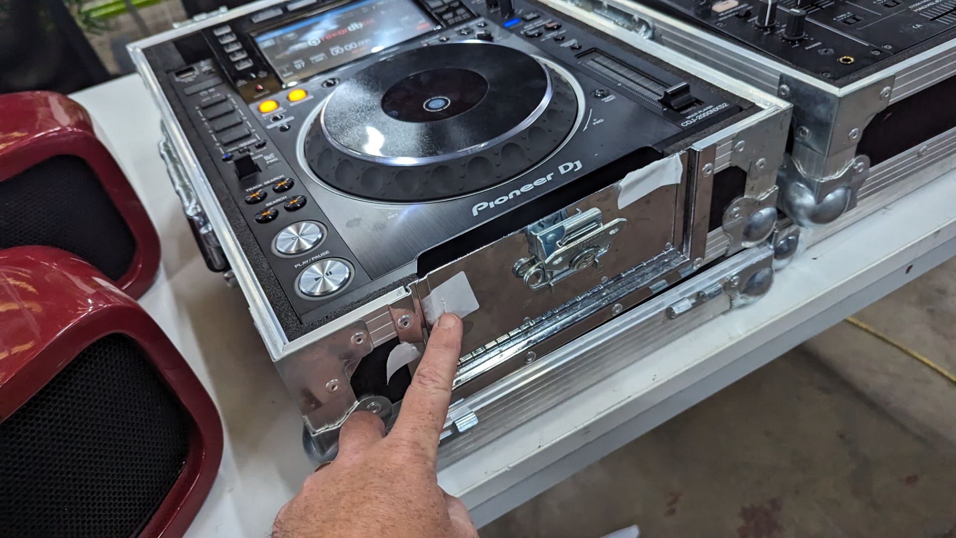 Pioneer Pro DJ package: DJM-900NXS2 Mixer & 2x DJM-900NXS2 multi players - Image 48 of 55