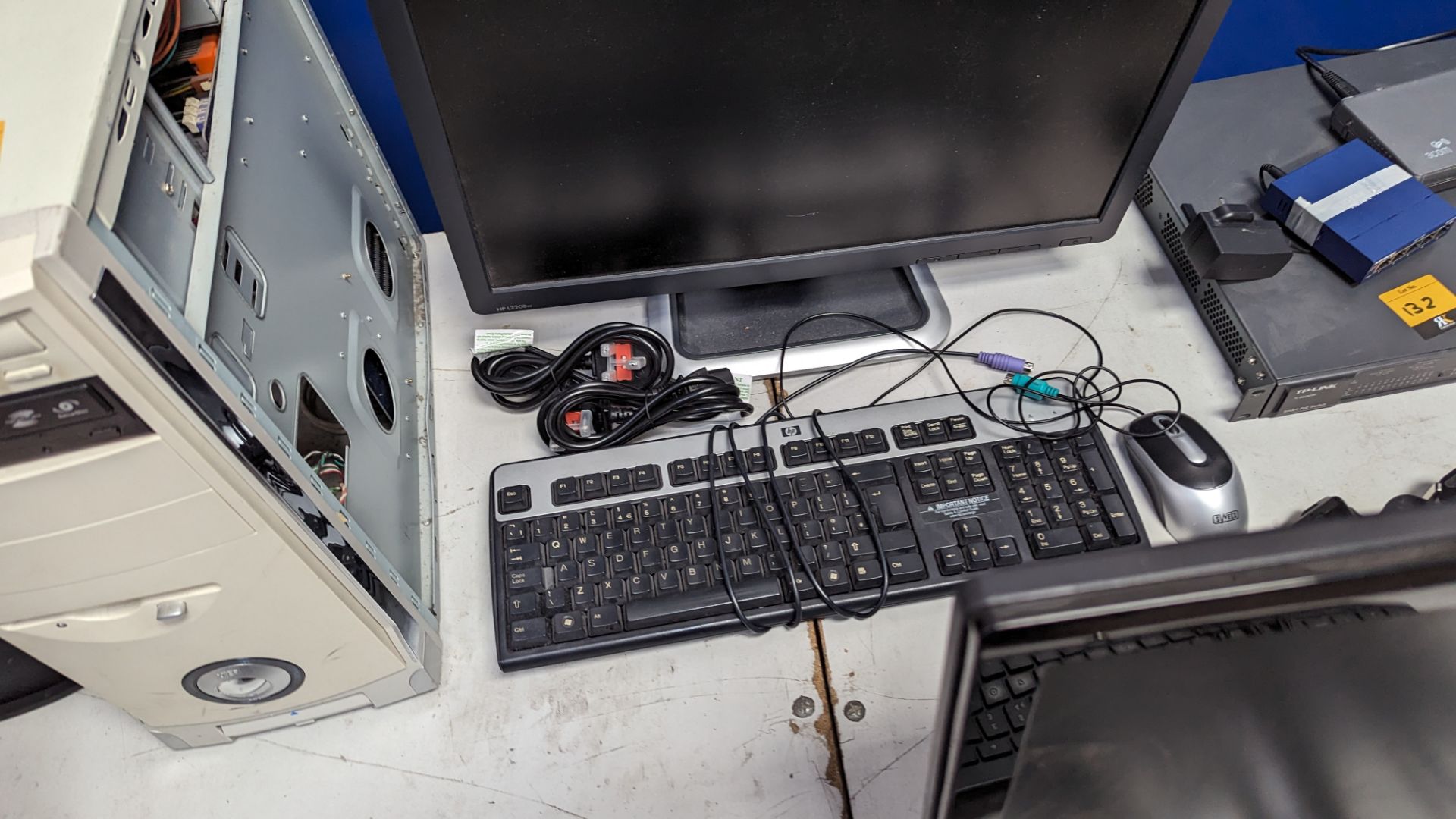 Tower computer with keyboard, monitor & mouse. NB no hard drive - Image 6 of 8